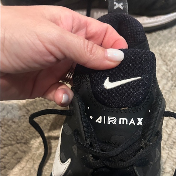 Nike Air Max Genome Black and White Shoes - Picture 7 of 14
